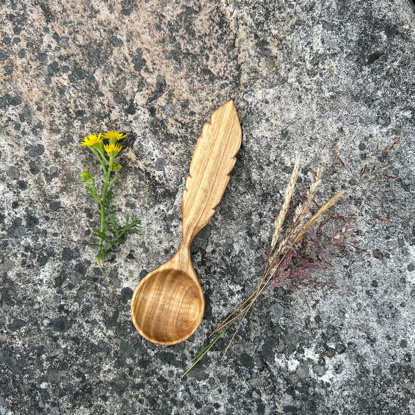 Simple Feather Scoop ~ Cherry Wood