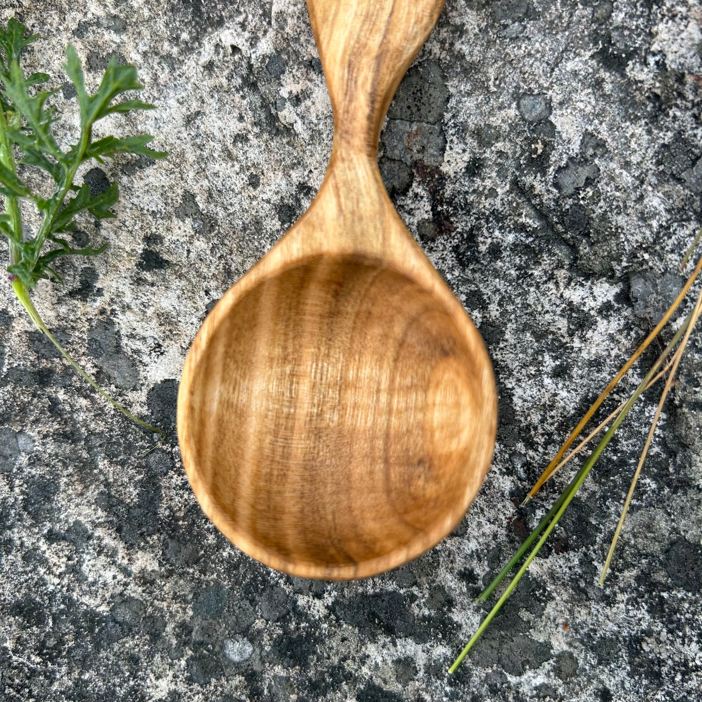Simple Feather Scoop ~ Cherry Wood